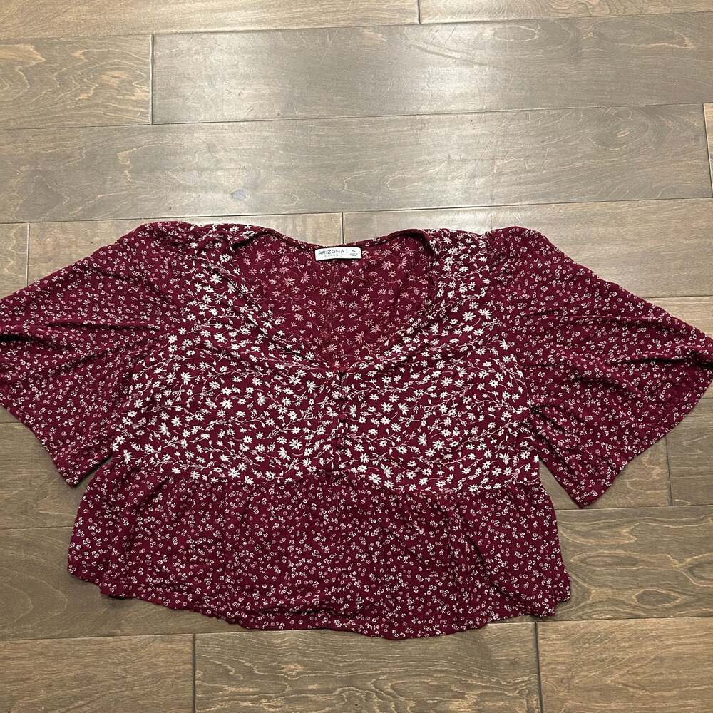 Arizona Jeans Red/Maroon Flower/Boho 3/4 Sleeve, V-Neck, Ruffle Crop Top XL